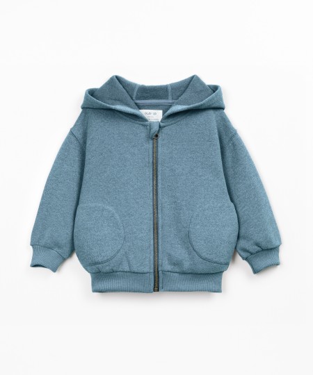 Knitted jacket with hood and zipper