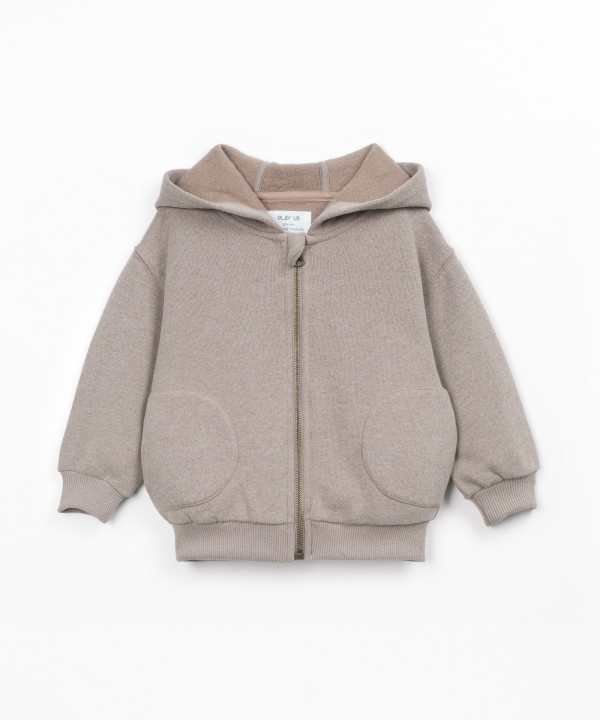 Knitted jacket with hood and zipper