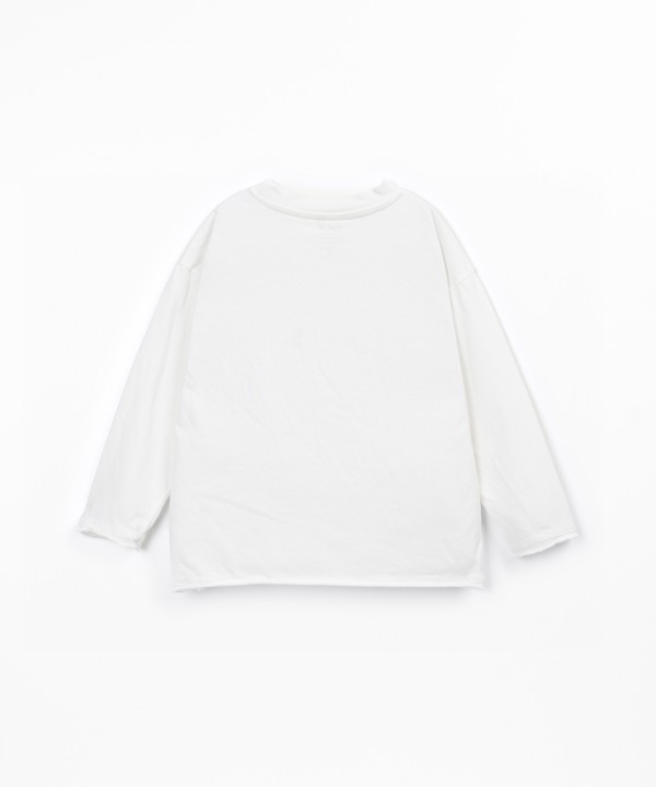 T-shirt in cotton and recycled cotton with design on the front