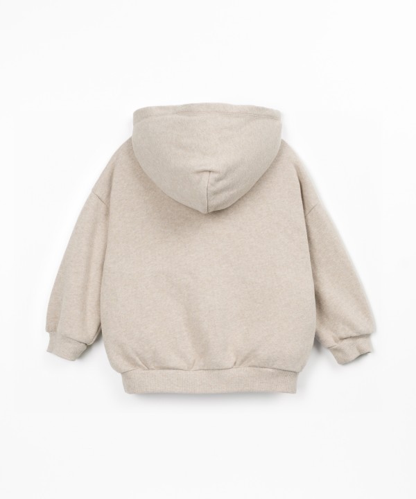 Maglione di maglia in fibre naturali