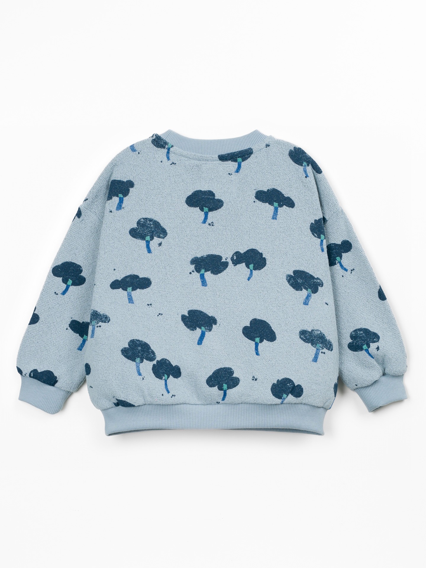 Knit sweater with recycled fibers