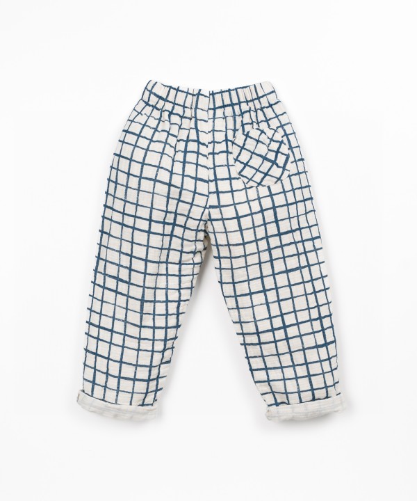 Trousers made from natural fiber fabric