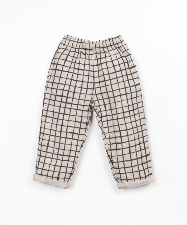 Trousers made from natural fiber fabric