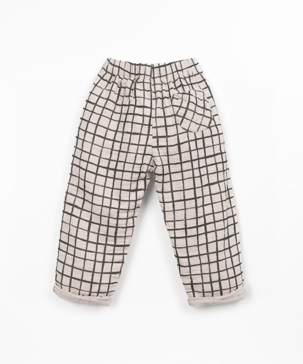 Trousers made from natural fiber fabric