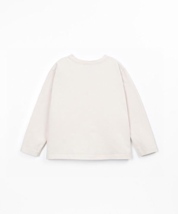 Knitted T-shirt with recycled cotton