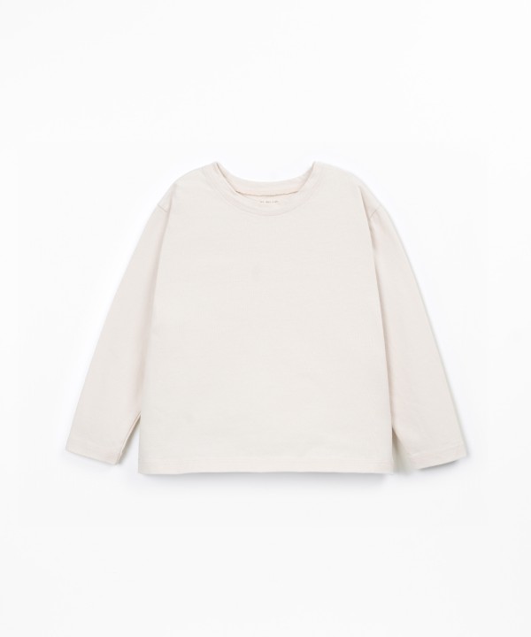Knitted T-shirt with recycled cotton