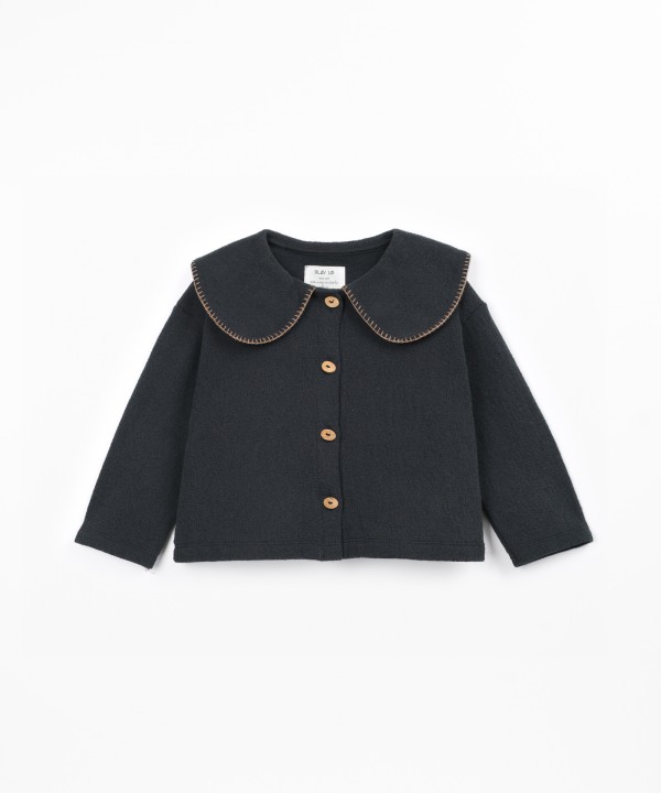 Knitted jacket with collar