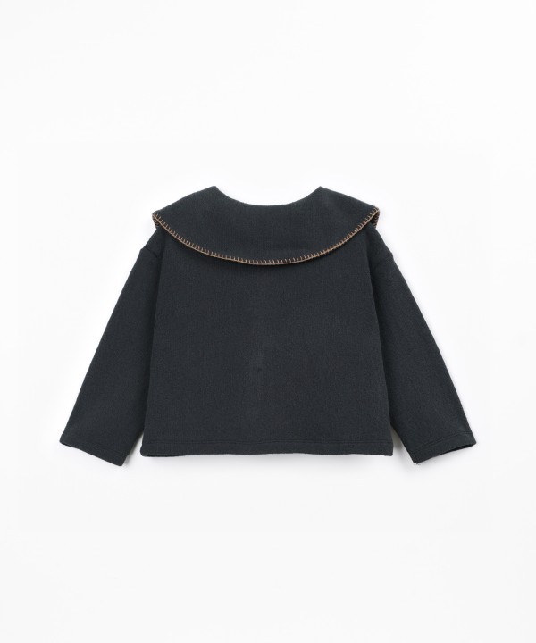 Knitted jacket with collar