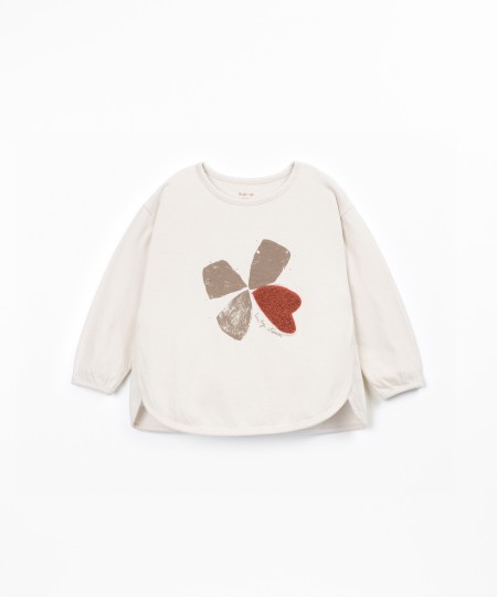 Knitted T-shirt with natural fibres