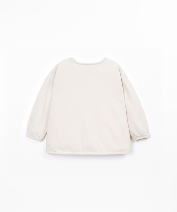 Knitted T-shirt with natural fibres