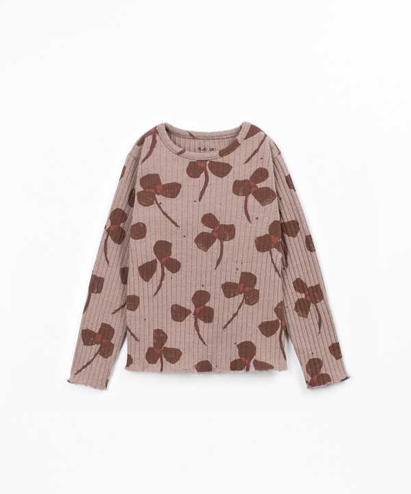Knitted T-shirt with recycled fibre blend