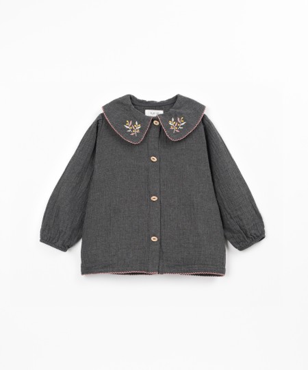Woven blouse with collar