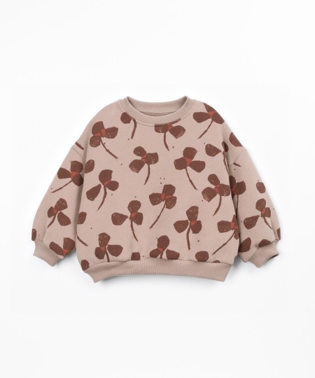 Sweater with floral print