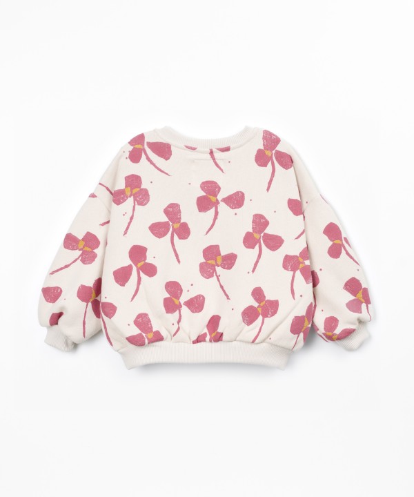 Sweater with floral print