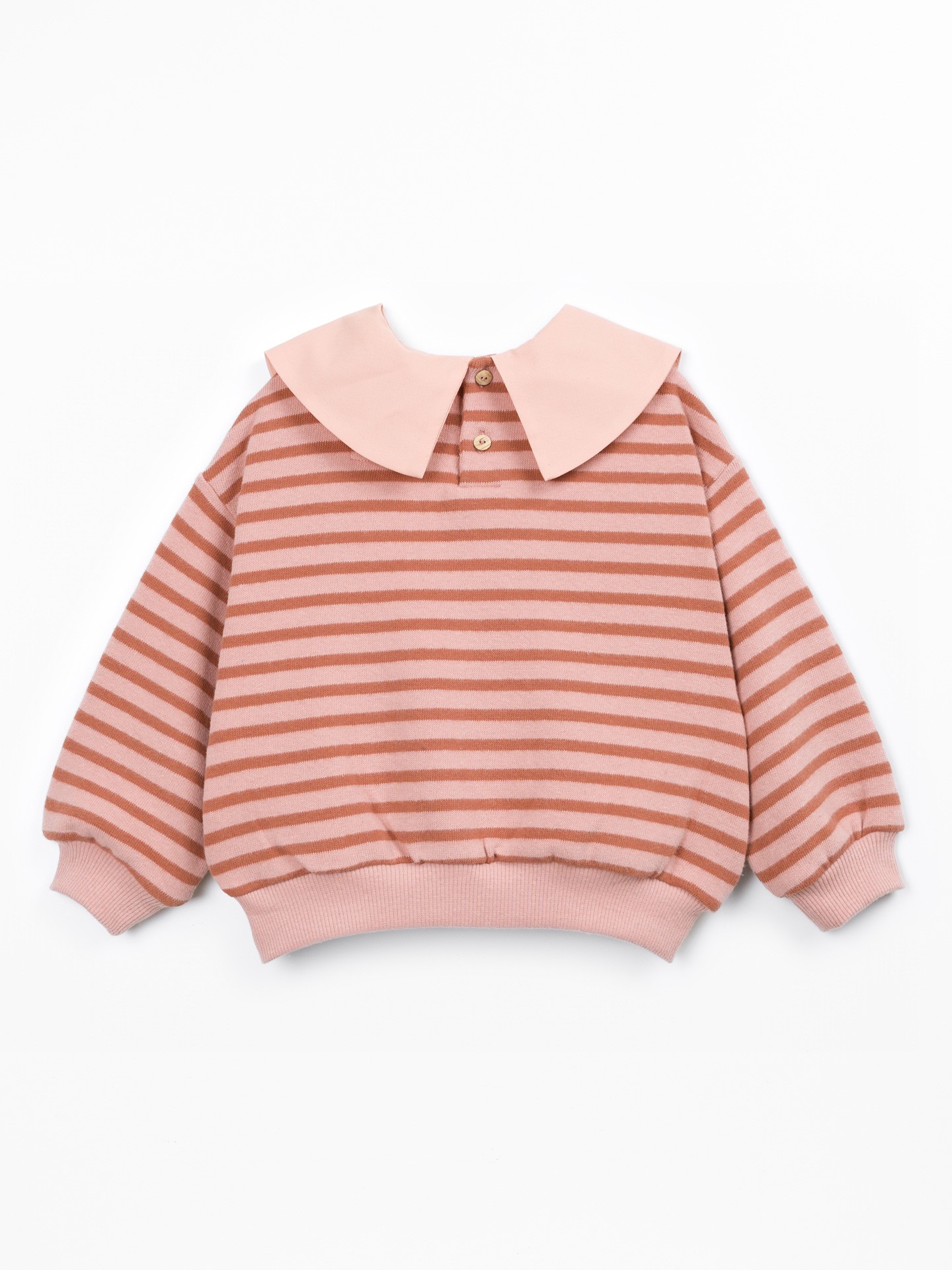 Knit sweater with a blend of cotton and recycled fibers