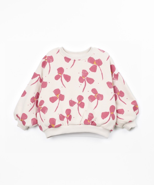 Sweater with floral print