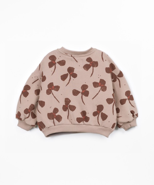 Sweater with floral print