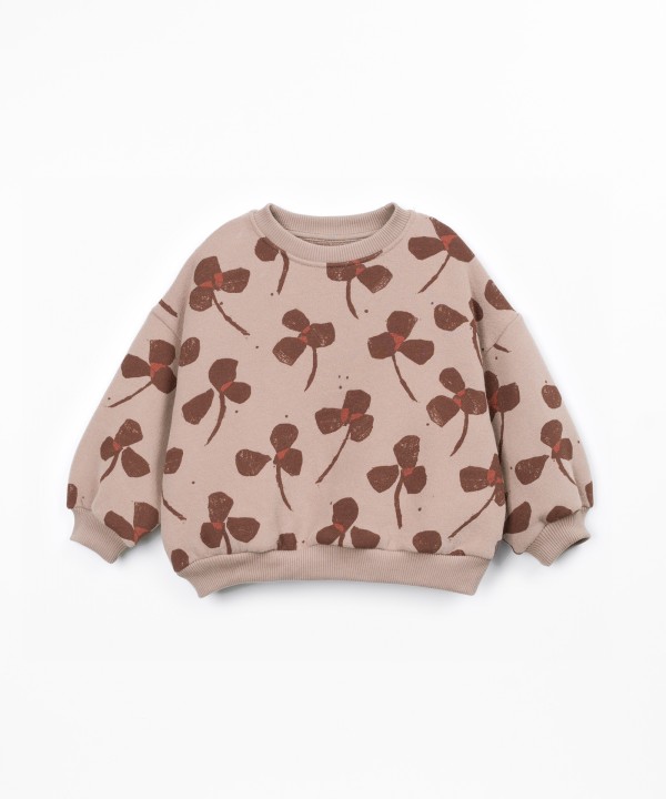 Sweater with floral print