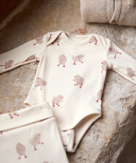 Body with chick print