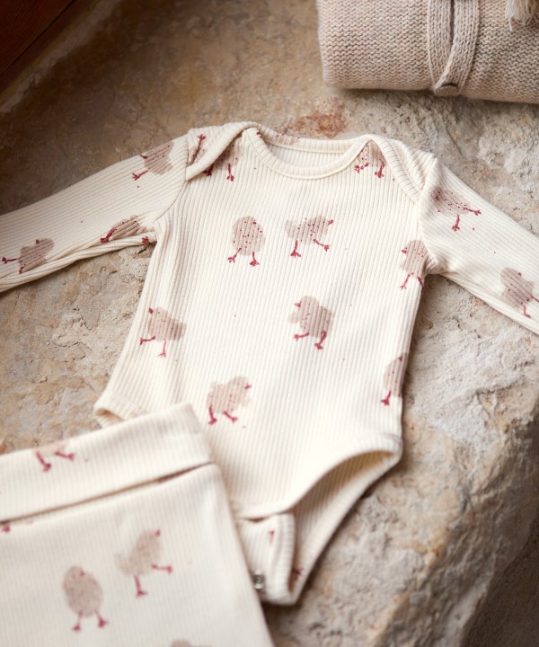 Body with chick print