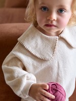 Knit sweater with recycled fibers Knit sweater with recycled fibers