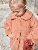 Fur coat with collar
