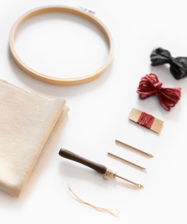 Creative embroidery kit by Rita Kroh