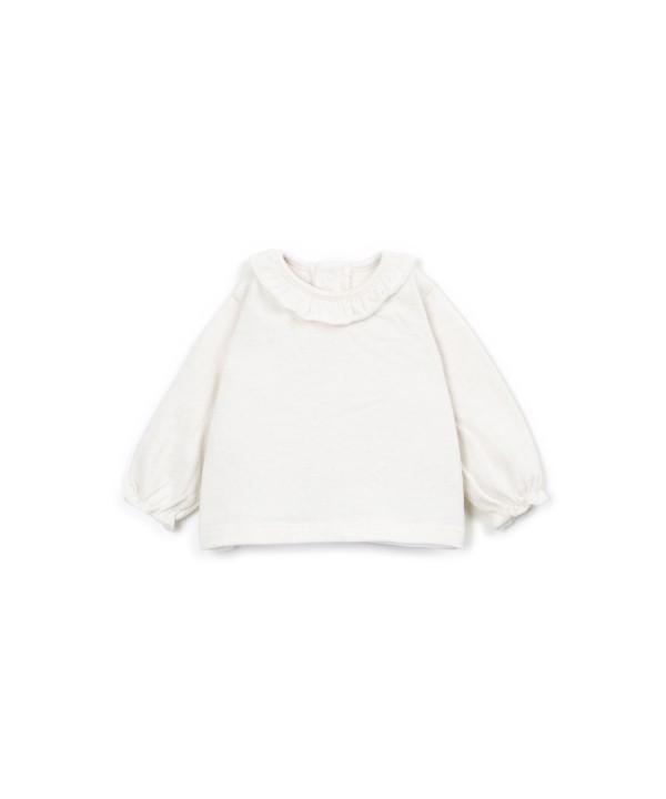 T-shirt with collar