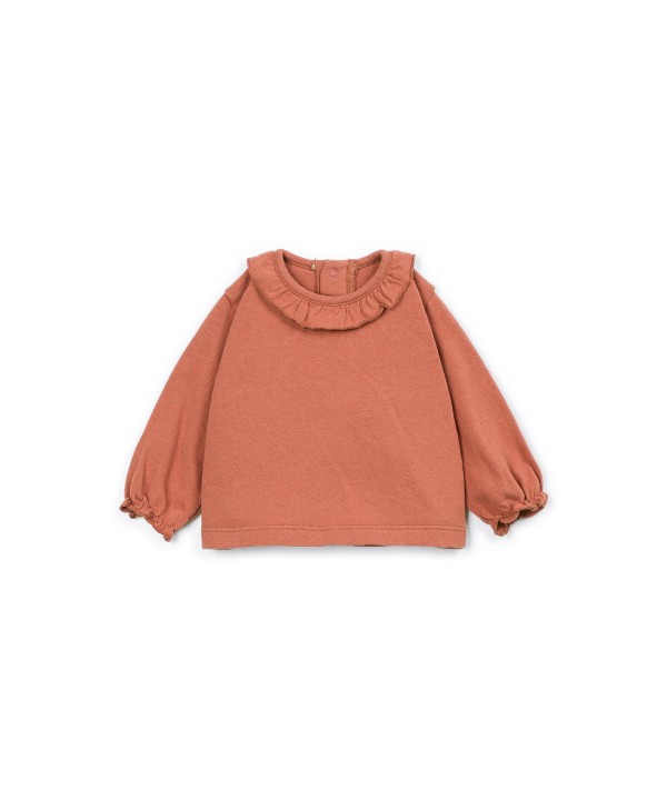 T-shirt with collar