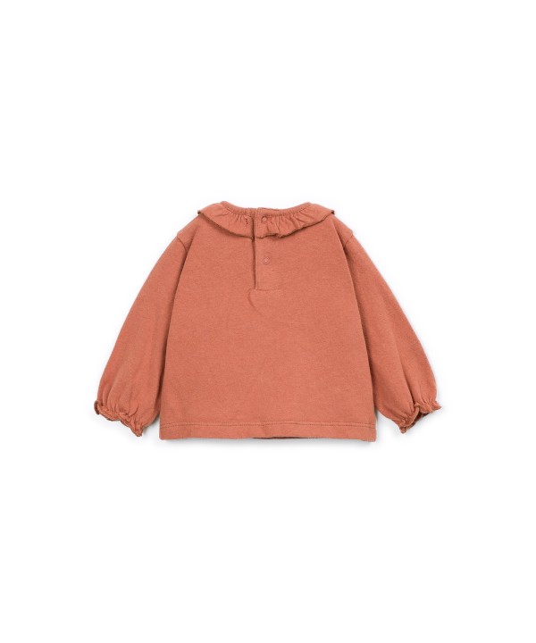 T-shirt with collar