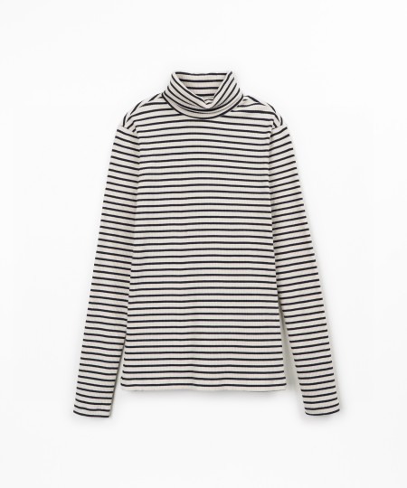 Pull en maille à col montant