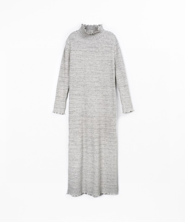 Vestido de malha com fibras naturais