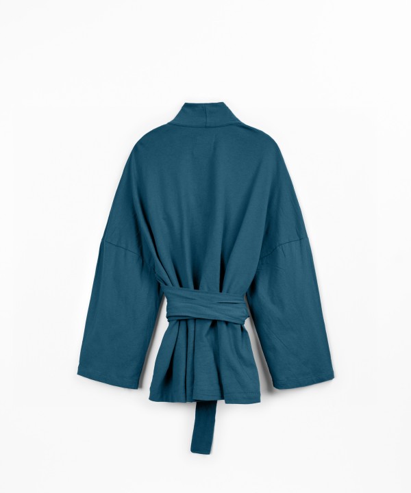Knit shirt with a blend of fibers