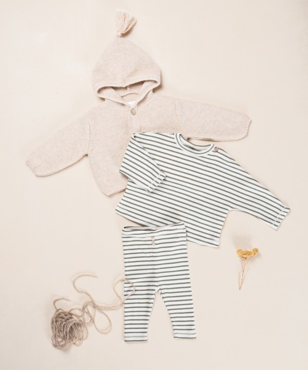 Knit jacket with front opening