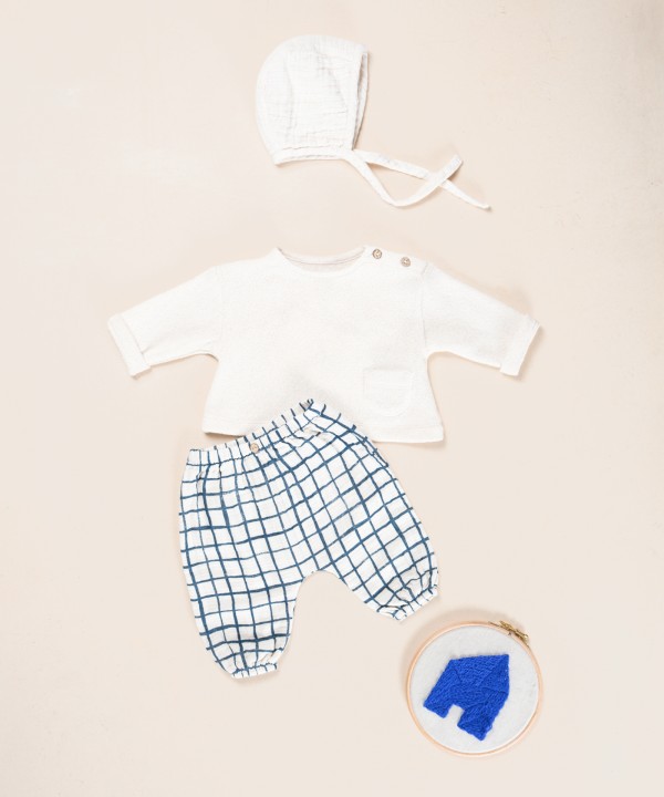 Fabric trousers with checkered pattern