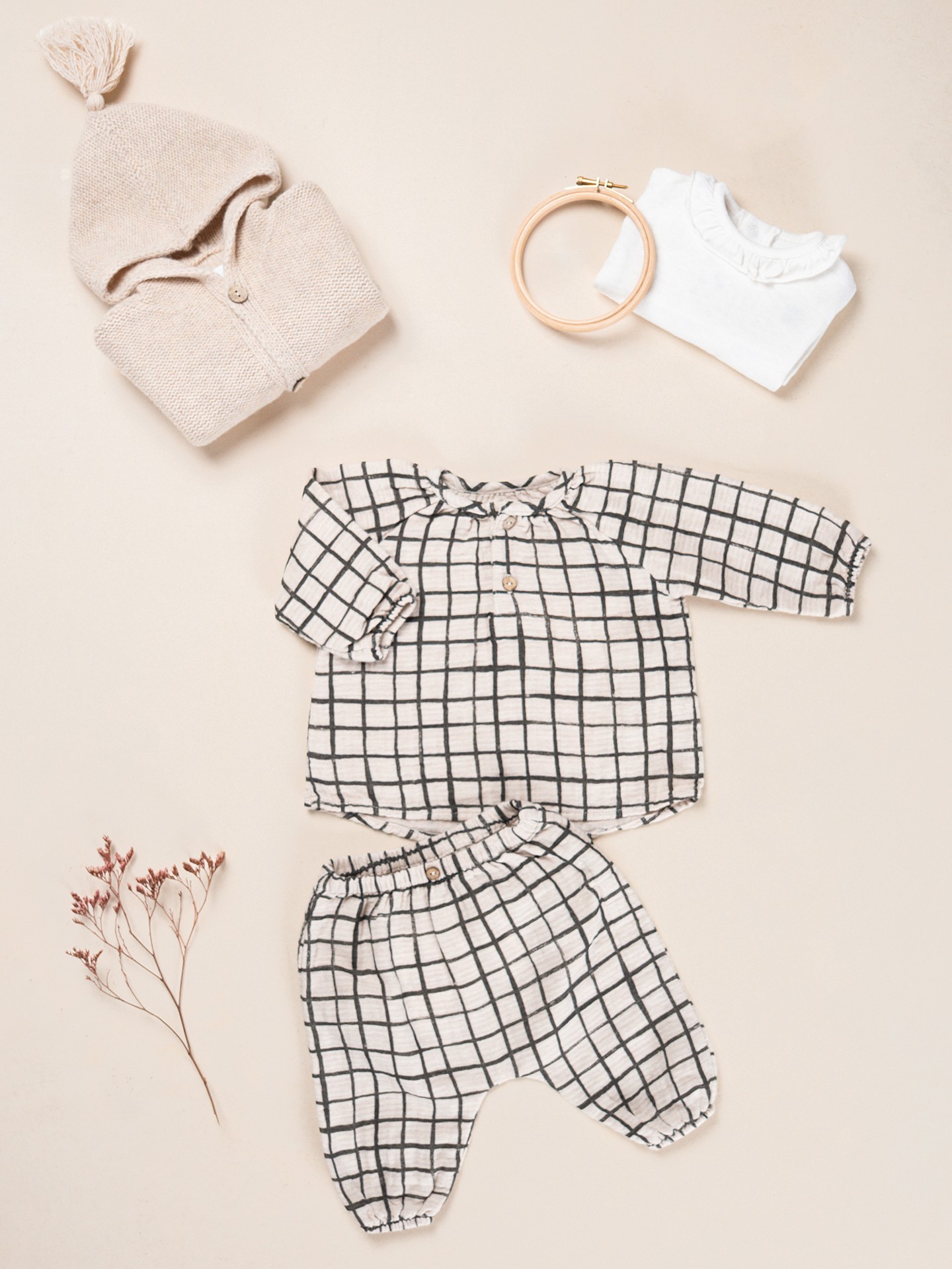 Pantalon en tissu avec motif à carreaux