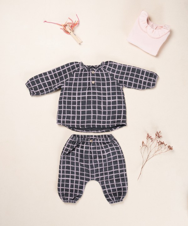 Fabric trousers with checkered pattern