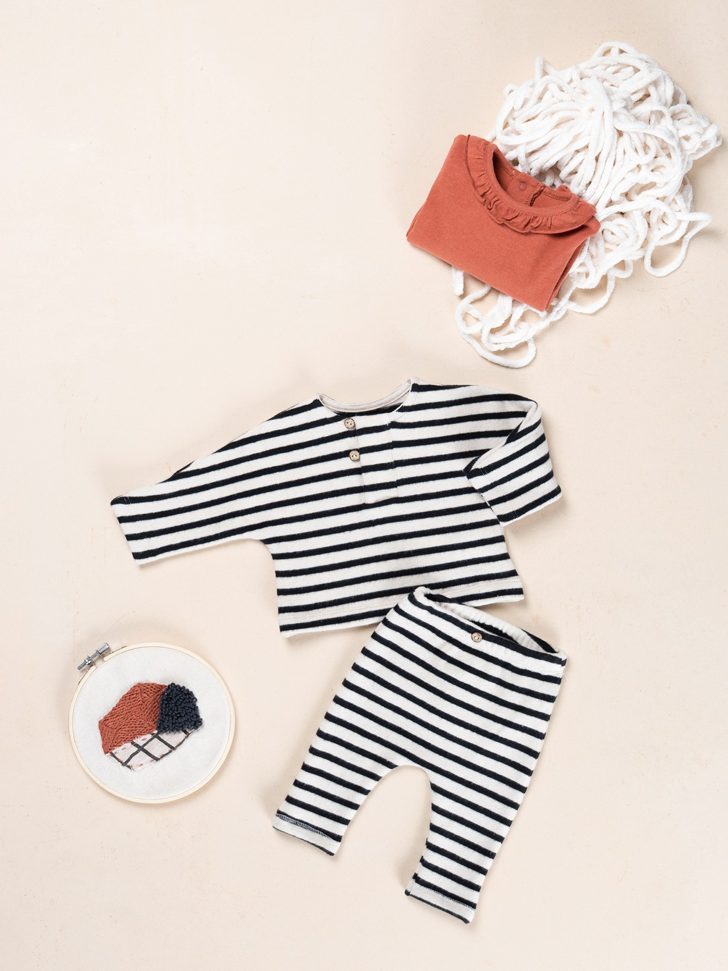 Knit leggings with elastic waistband