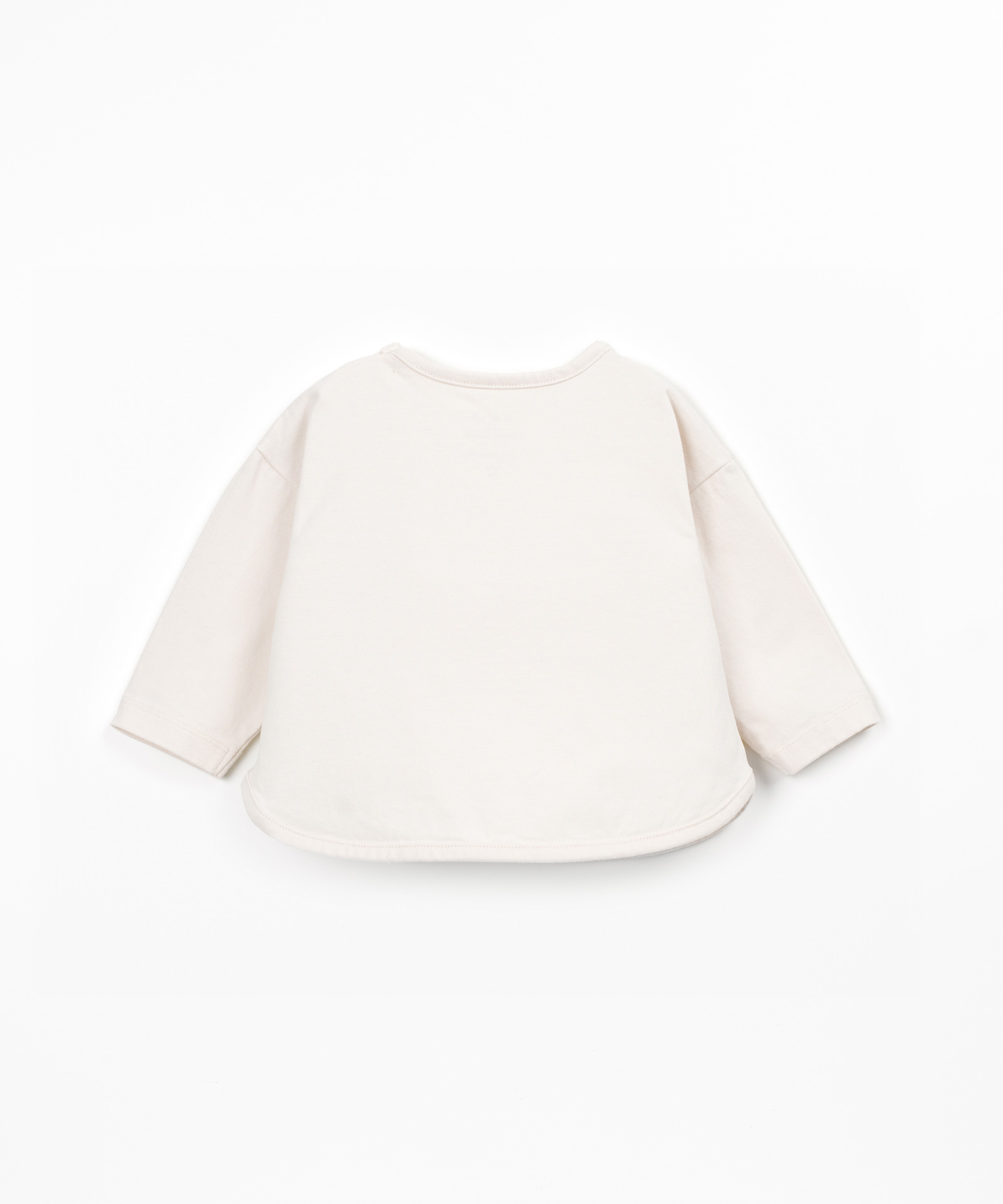 Camiseta con mezcla de fibras naturales y fibras recicladas