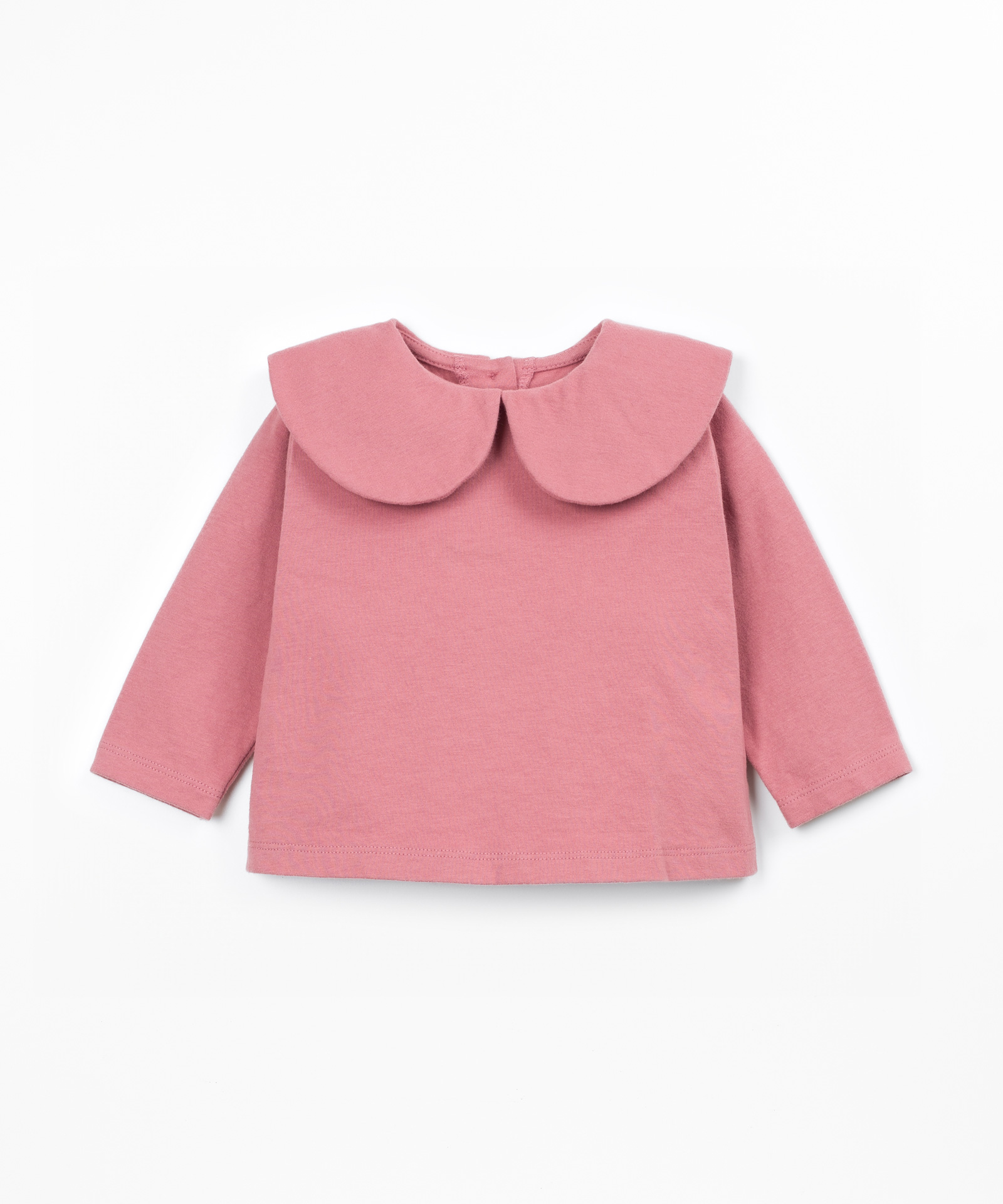 T-shirt com gola