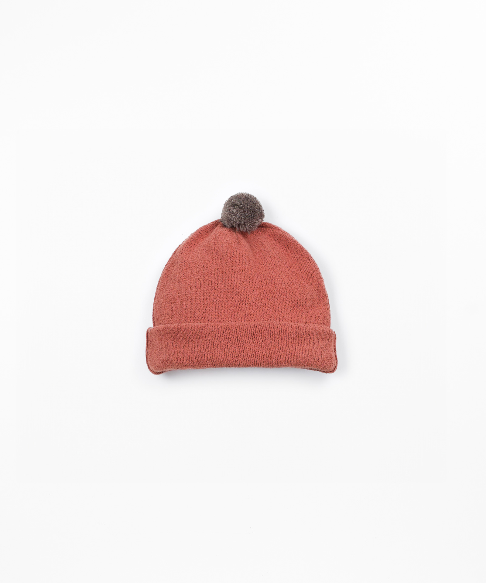 Gorro de punto con algodón reciclado