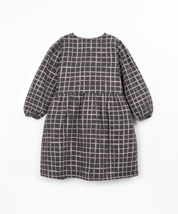 Robe en tissu à carreaux