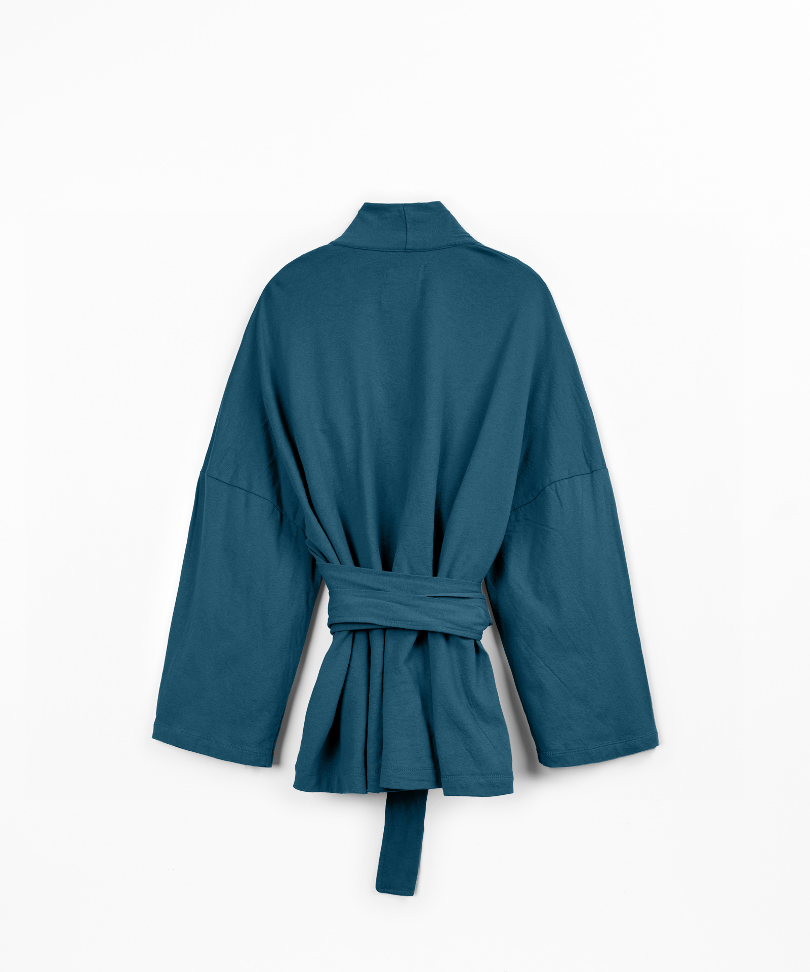 Knit shirt with a blend of fibers