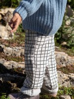 Trousers and fabric in natural fibers Trousers and fabric in natural fibers