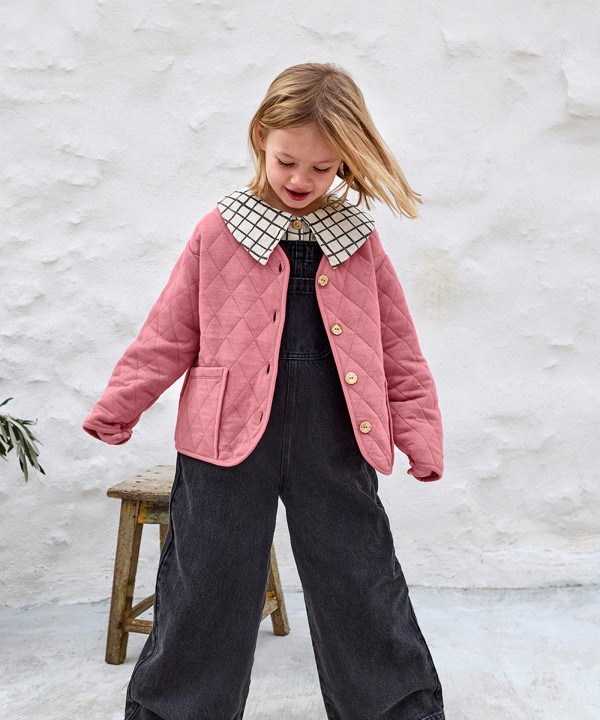 Salopette in denim con spalline regolabili
