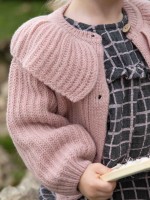Strickjacke mit recycelten Fasern Strickjacke mit recycelten Fasern